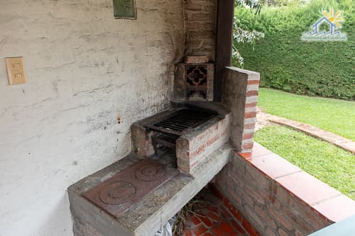 Asador, finca 0001 en el Lago Calima