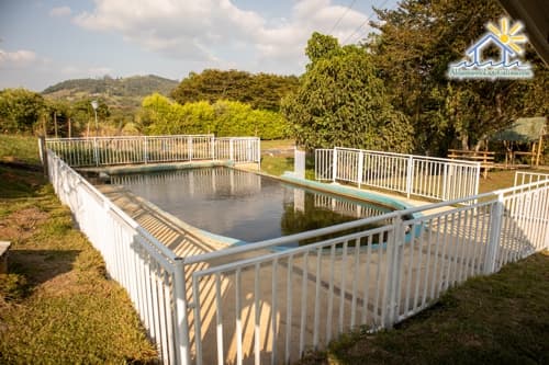 Piscina del condominio, finca 0001 en el Lago Calima