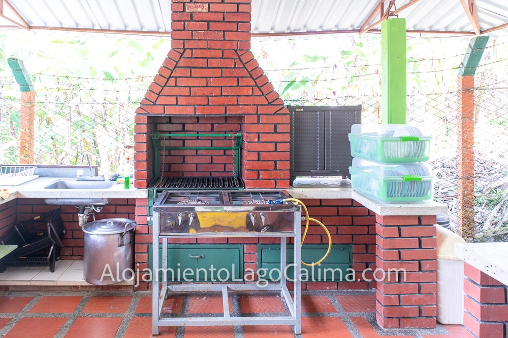 asador, Casa campestre 0048 en el Lago Calima